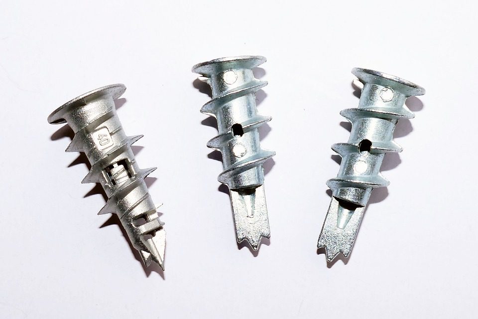raw plugs 950187 960 720.jpg