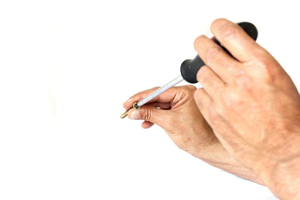 screwdriver 1008970 960 720.jpg